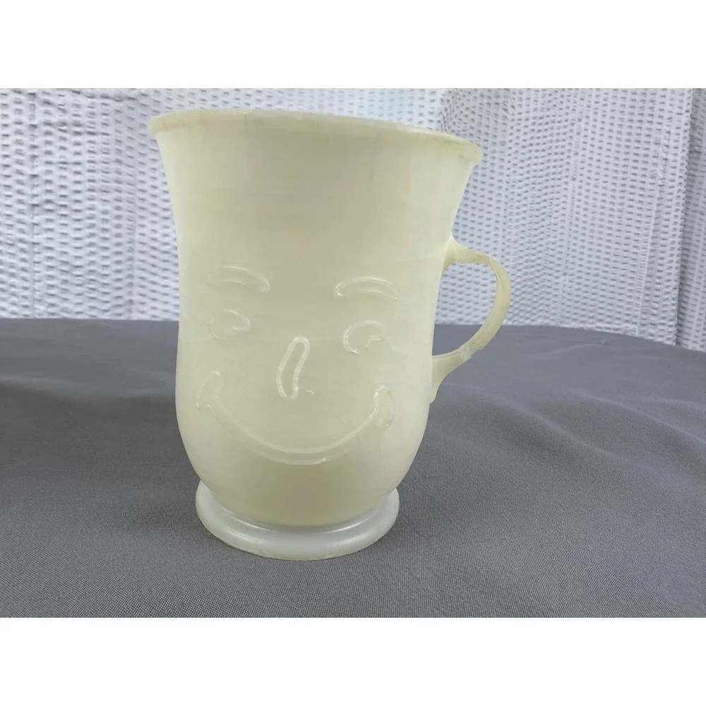 Vintage 1983 Kool AID Man 2‎ quart pitcher w/ 1 matching Cup. Used